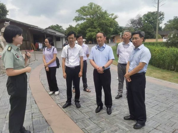 張吉全一行到江西贛州學習史志工作先進